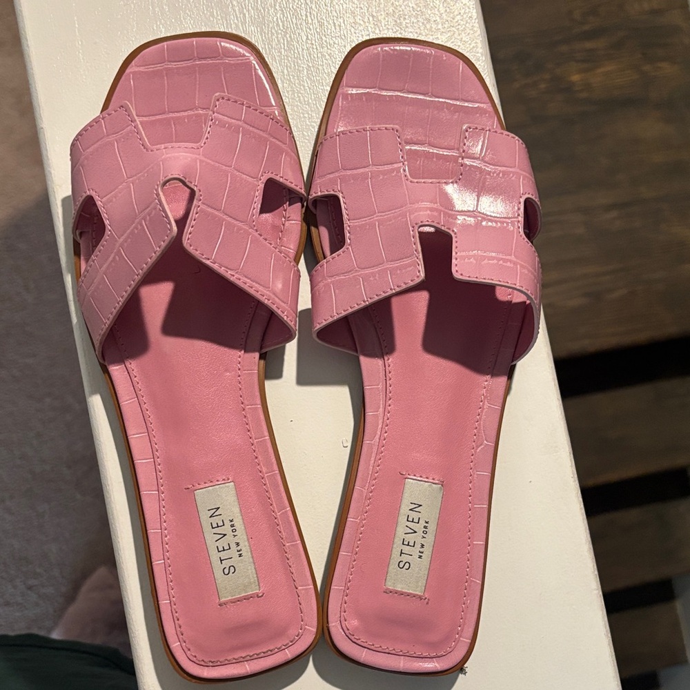 Steve Madden Women's Croc-Embossed Pink Sandals